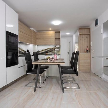 Appartamento Апартамент За Гости Ивви-1 Burgas Esterno foto